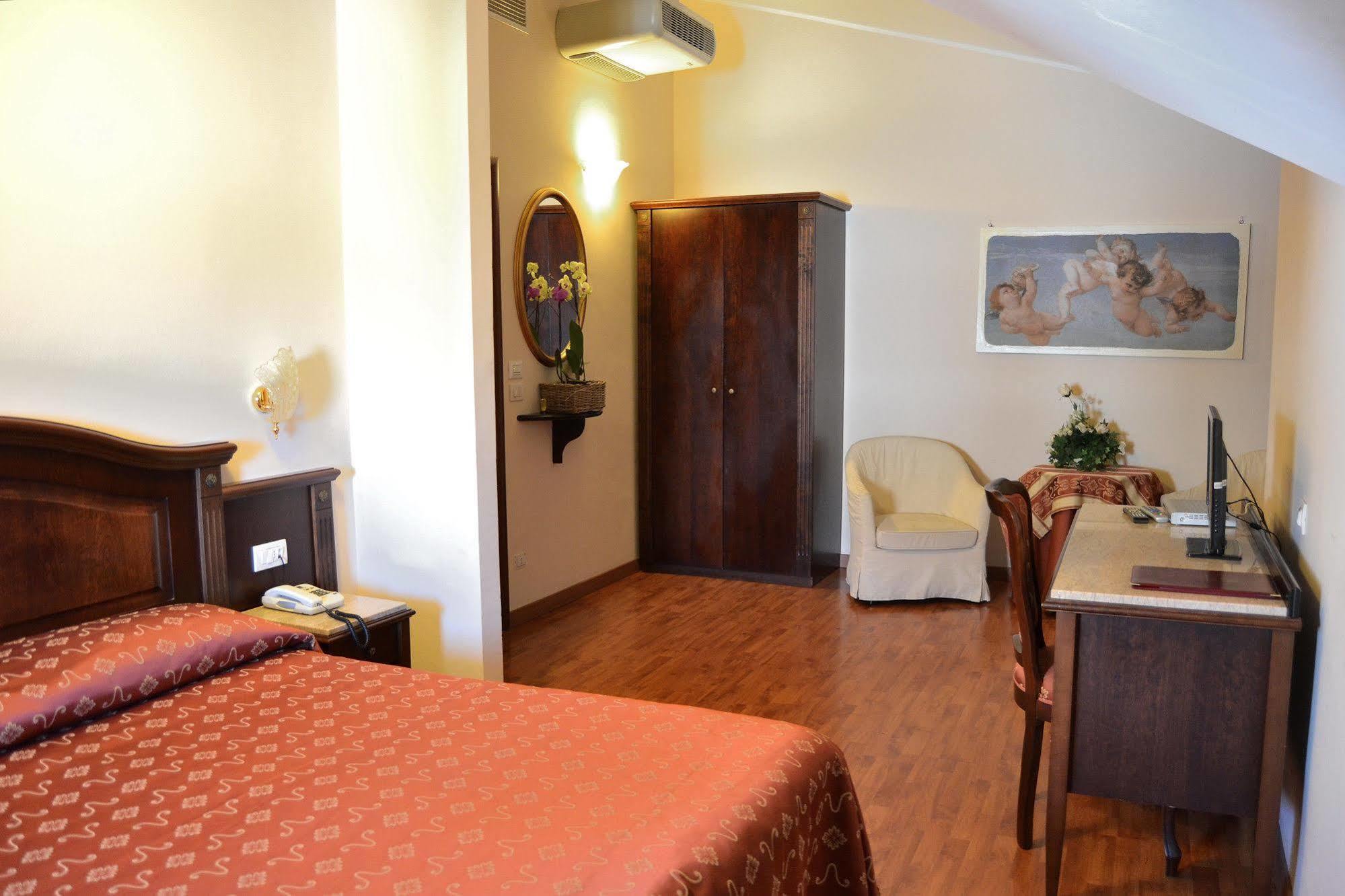 Corallo Hotel 3*